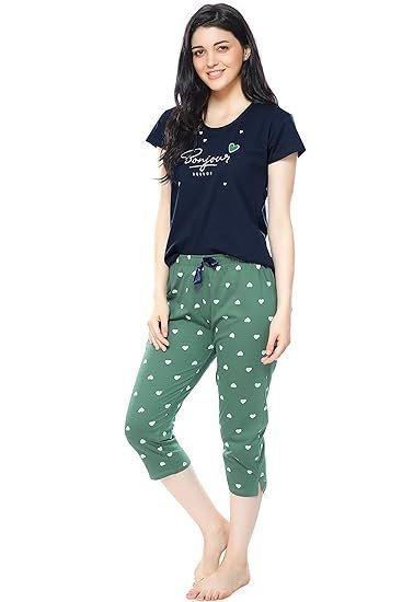 Women's Cotton Heart Printed Night Suit Set of Top & Capri 5233 - Image 4
