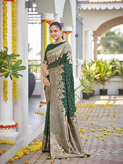 Women's manohari women's trendy banarasi woven saree with heavy jacquard work, elegant design, silk saree with maching lace border unstitched blouse piece for weddings & festive occasions - Image 4